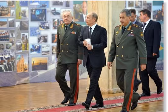 Tổng thống Nga Putin và các quan chức quân sự cấp cao.