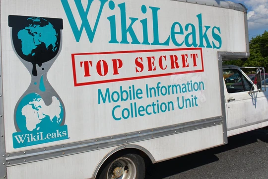 WikiLeaks công bố loạt thư điện tử đầu tiên về đảng phái của ông Erdogan.