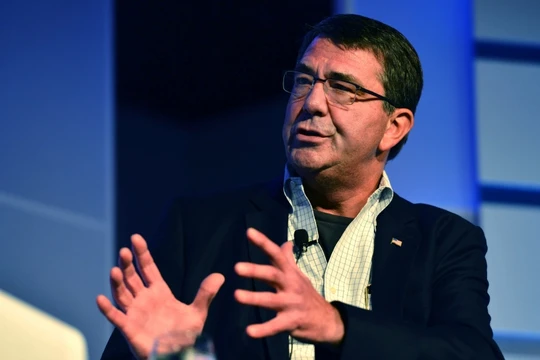  Bộ trưởng Quốc phòng Mỹ Ashton B. Carter.