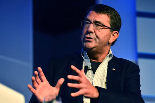  Bộ trưởng Quốc phòng Mỹ Ashton B. Carter.