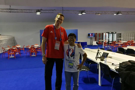 Chiều cao trung bình của người Việt (phải) thuộc top 5 thấp nhất thế giới (Ảnh minh họa).