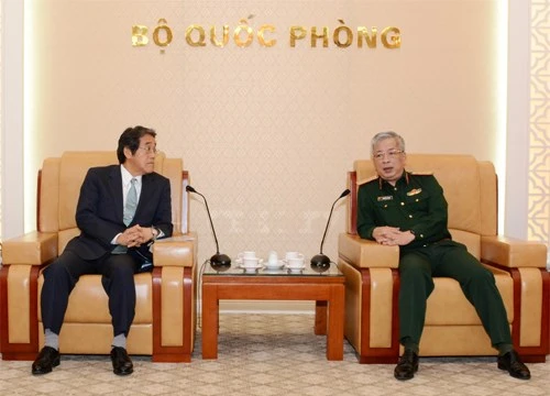  Thượng tướng Nguyễn Chí Vịnh tiếp Đại sứ Umeda Kunio.