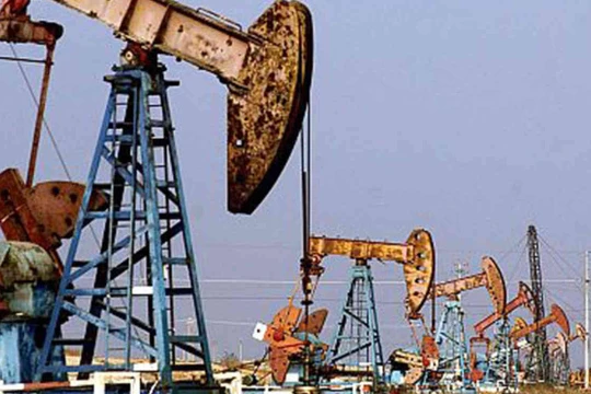 Trữ lượng dầu mỏ của thế giới sụp xuống mức thấp.