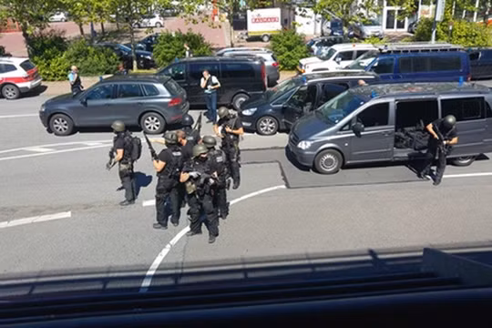 Vụ xả súng kinh hoàng tại rạp chiếu phim ở Đức