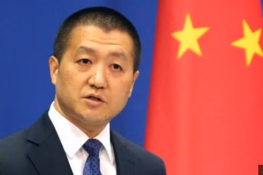 Ngày 14/6/2016, người phát ngôn Bộ Ngoại giao Trung Quốc, Lục Khảng phát biểu xuyên tạc về sự ủng hộ của các nước đối với Trung Quốc trong vấn đề Biển Đông. Nguồn ảnh: Đa Chiều.