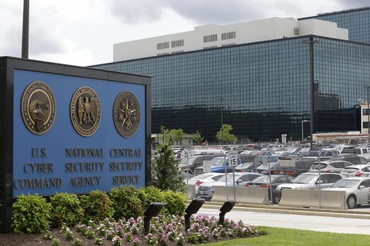 Hoa Kỳ bắt 1 nhân viên của Cơ quan An ninh Quốc gia Mỹ (ảnh minh họa: Guardian)