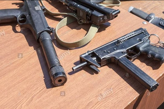 Pháp phát hiện kho vũ khí hạng nặng gần Paris (ảnh minh họa).