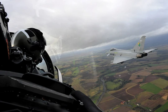  Tiêm kích Anh chặn 3 máy bay Nga trên biển Baltic