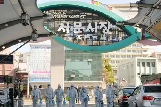 Hàn Quốc đang phải căng mình chống dịch (Ảnh: Tân Hoa xã)