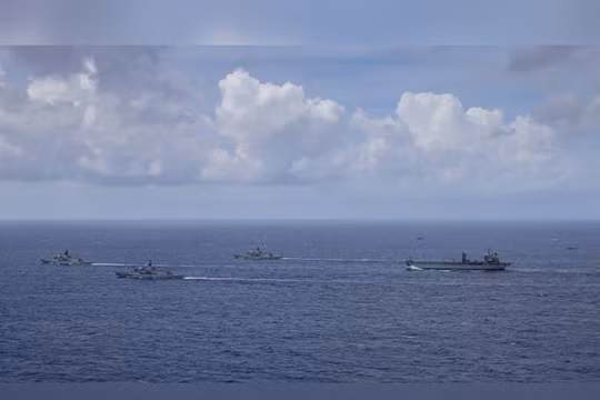 4 tàu chiến Australia tiến hành tuần tra và diễn tập trên Biển Đông (Ảnh: Đông Phương).