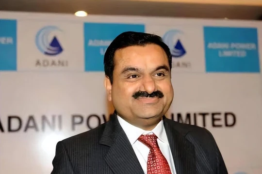 Với số tài sản hơn 110 tỉ USD, ông Gautam Adani đã trở thành người giàu nhất châu Á (Ảnh: Sohu).
