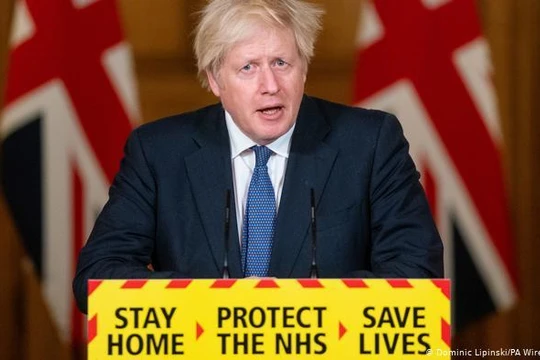Thủ tướng Anh Boris Johnson cho rằng dịch bệnh COVID-19 khởi nguồn từ Vũ Hán (Ảnh: Reuters).