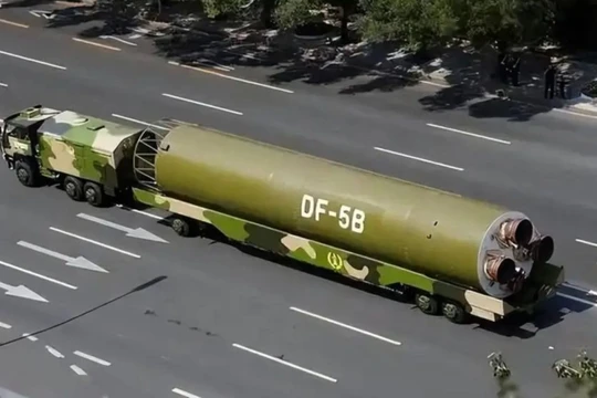 Tên lửa liên lục địa Đông Phong-5B của Trung Quốc. Ảnh: QQnews.