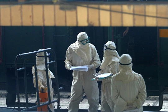 Việc xuất hiện nhiều ca viêm phổi không rõ nguyên nhân ở Vũ Hán và những tin đồn đại trên mạng khiến người dân thành phố hoang mang, lo ngại dịch SARC năm 2002 tái diễn. (Ảnh: internet)