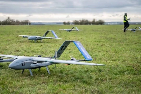 Các UAV Blue Bear Ghost của Anh được triển khai trong cuộc thử nghiệm của AUKUS (Ảnh: Defensenews). 