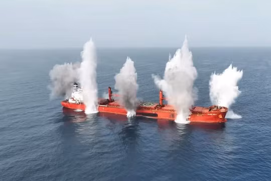 Tàu Magic Horizon bị lực lượng Houthi tấn công dữ dội bằng tên lửa và UAV. Ảnh: Sohu.