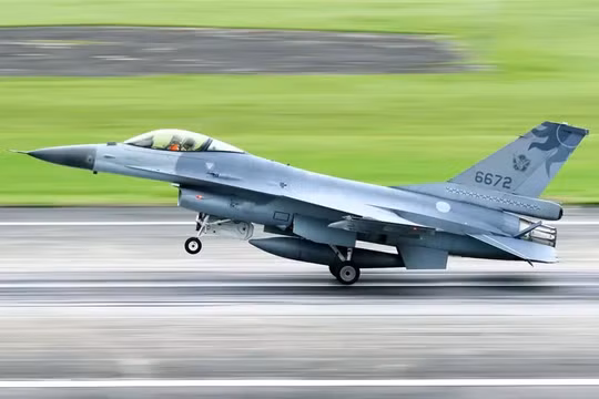 Chiếc F-16 số hiệu 6672 do Tưởng Chính Chí lái trước khi bị mất tích tối 17/11 (Ảnh: Guancha).