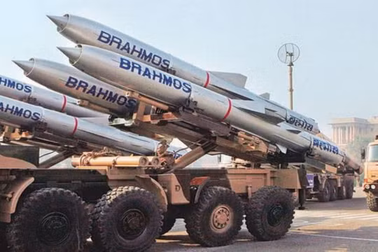 Đại đa số người dân Ấn Độ tin rằng nước họ sẽ chiến thắng nếu xảy ra chiến tranh với Trung Quốc. Trong ảnh là tên lửa Brahmos, niềm tự hào của người Ấn Độ. (Ảnh: India Today).