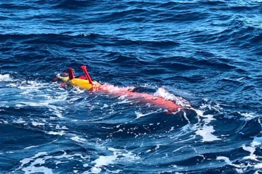 Tàu ngầm không người lái Hải Kình-2000 được thử nghiệm trên biển (Ảnh: SCMP).