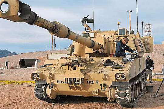 Loại pháo tự hành M-109A6 Mỹ sắp bán cho Đài Loan (Ảnh: Đông Phương).