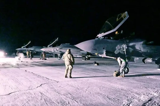 Máy bay chiến đấu tàng hình F-35A được Mỹ triển khai tới căn cứ Pituffik. Ảnh: Ifeng.