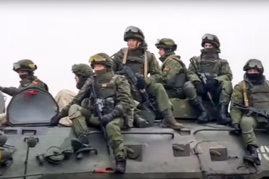 Lực lượng gìn giữ hòa bình của CSTO vào Kazakhstan giúp ổn định tình hình (Ảnh: AP).