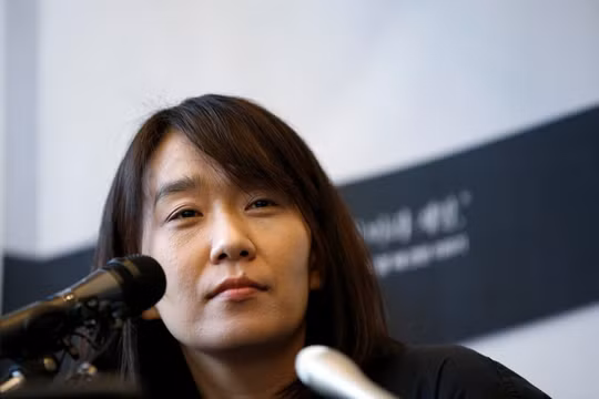 Han Kang, nữ nhà văn Hàn Quốc đoạt giải Nobel Văn học 2024 (Ảnh: Reuters).
