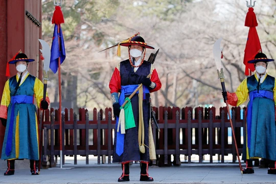 Hàn Quốc đã nâng cấp báo động về tình hình dịch bệnh lên mức cao nhất (Ảnh: AP)