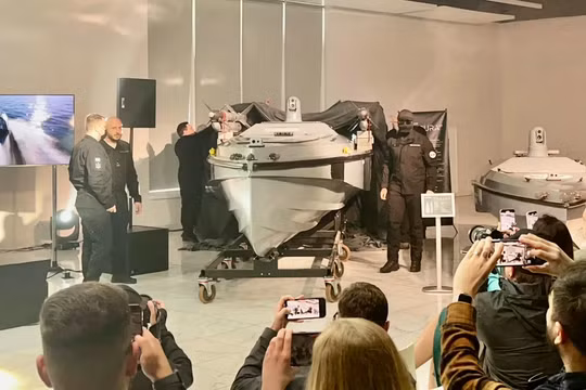 Quang cảnh buổi thuyết trình các loại USV của Cục Tình báo Quốc phòng Ukraine. Ảnh: Ukralnskapravda.