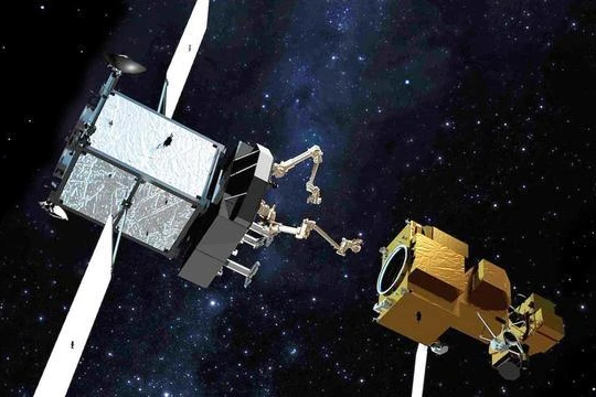 Hình mô phỏng hoạt động của vệ tinh Shijian-21 (trên) "bắt giữ" vệ tinh Beidou-G2 (Ảnh: Sohu).