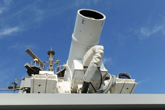 Hệ thống vũ khí laser của Mỹ được cho là đã bắn hạ chiếc UAV trong vụ thử nghiệm hôm 16/5 (Ảnh: Sputnik).