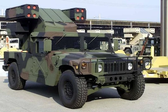Hệ thống xe phóng tên lửa tự hành AN/TWQ-1 Avenger (Kẻ báo thù) Mỹ sắp cung cấp cho Ukraine (Ảnh: Topwar).