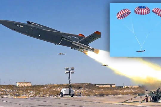 Máy bay không người lái chiến đấu XQ-58A cất cánh nhờ tên lửa phóng và hạ cánh bằng dù (Ảnh: USAF).