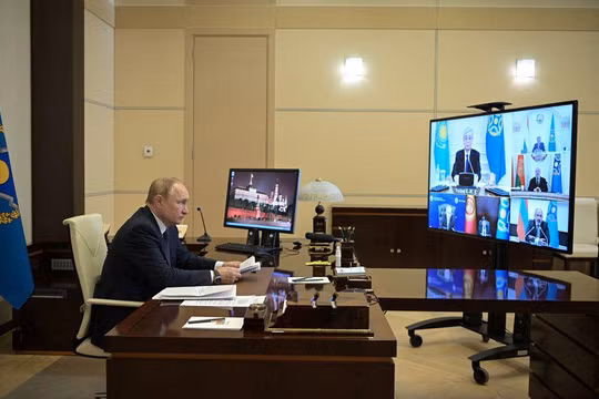 Tổng thống Nga Putin tham dự Hội nghị trực tuyến các nhà lãnh đạo CSTO từ Điện Kremlin (Ảnh: RIA).