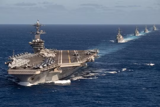 Ngày 23/1, nhóm tác chiến tàu sân bay USS Roosevelt vào Biển Đông lần đầu tiên sau khi ông Joe Biden nhậm chức (Ảnh: Sohu).