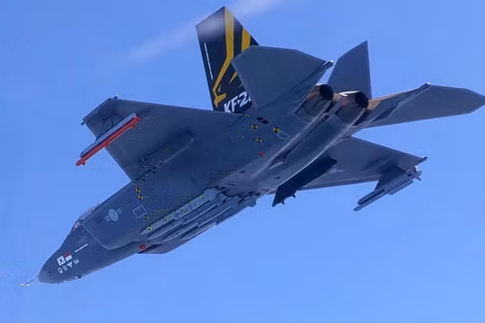 Máy bay chiến đấu tàng hình KF-21 “Boramae” của Hàn Quốc đã thử nghiệm vũ khí thành công (Ảnh: DAPA).