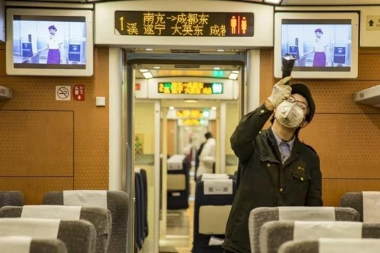 Hoạt động vận tải hành khách ở Trung Quốc đang dần được khôi phục (Ảnh: Đông Phương).