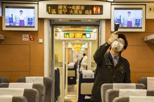Hoạt động vận tải hành khách ở Trung Quốc đang dần được khôi phục (Ảnh: Đông Phương).