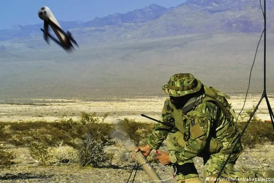 Mỹ hy vọng các UAV tự sát Phoenix Ghost và Switchblade họ viện trợ cho Ukraine sẽ có thể giúp xoay chuyển cục diện chiến trường (Ảnh: DPA).