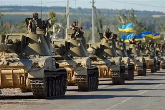 Ukraine đưa 13 trong số 21 lữ đoàn lục quân tới miền Đông tiếp giáp Nga. bị Nga coi là hành động khiêu khích (Ảnh: QQ).