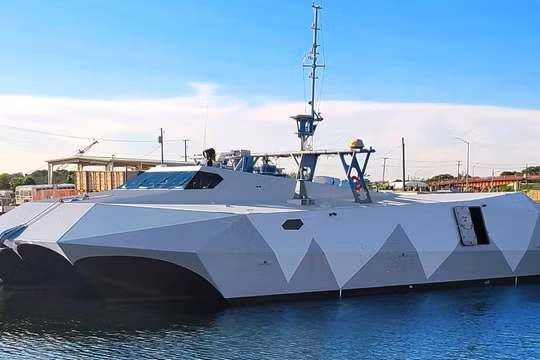 Tàu cao tốc tàng hình M80 "Stiletto" của Mỹ vừa thử nghiệm thành công hoạt động tác chiến trên biển (Ảnh: Thedrive).