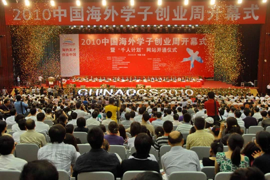 “Kế hoạch ngàn người” từng được Trung Quốc công khai tuyên truyền rầm rộ, nay đột ngột biến mất khiến dư luận chú ý (Ảnh: Tân Hoa xã).