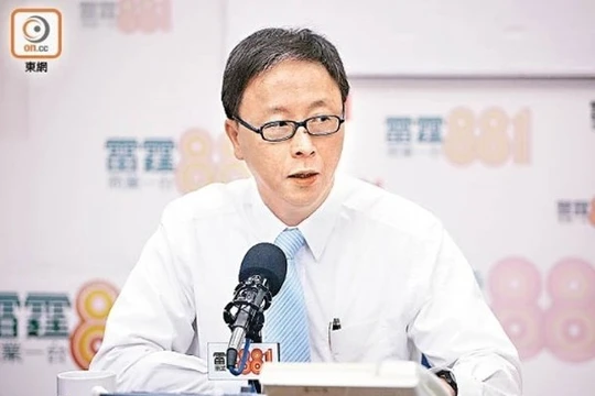 Phó Giáo sư Hà Bách Lương: nCoV rất nguy hiểm! (Ảnh: Đông Phương)