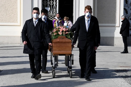 Số người Italy tử vong vì COVID-19 đã vượt mốc 10 ngàn (Ảnh: Reuters).