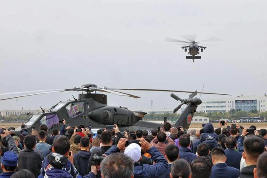 Máy bay trực thăng tấn công đa năng Z-20T gây được sự chú ý đặc biệt. Ảnh: BJnews.