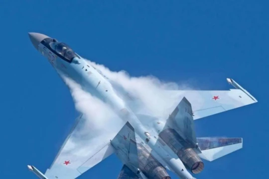 Su-35K, tiêm kích điển hình thế hệ 4,5 của Nga. Ảnh: QQnews.