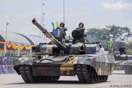 Xe tăng T-84 "Oplot" của Lục quân Thái Lan đã được huy động ra biên giới. Ảnh: Wforum.