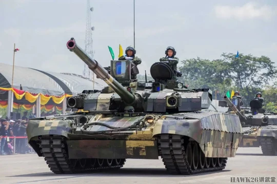 Xe tăng T-84 "Oplot" của Lục quân Thái Lan đã được huy động ra biên giới. Ảnh: Wforum.