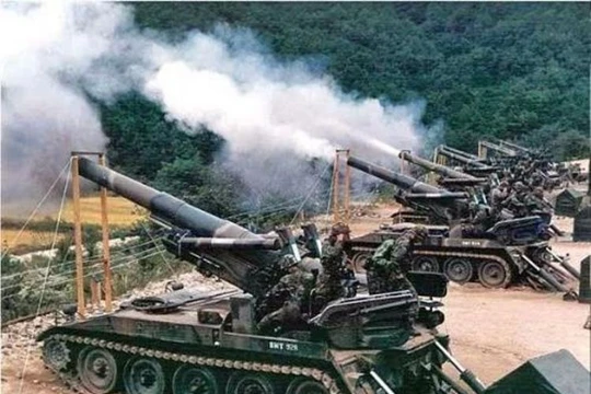 Pháo tự hành M55 cỡ nòng 203mm của Mỹ viện trợ khẩn cấp cho Đài Loan bắn sang Phúc Kiến (Ảnh: Tư liệu).