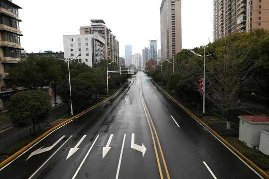 Vũ Hán là thành phố đầu tiên ở Trung Quốc bị phong tỏa ngày 23/1, sau đó lần lượt các tỉnh, thành phố khác đều làm theo (Ảnh: AFP).